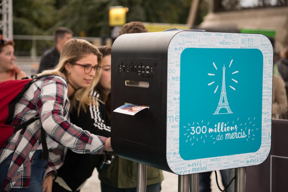 photobooth tour eiffel 300 millions de mercis